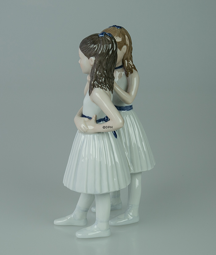 Zwei Ballarinen stehen, Ballerina, Royal Copenhagen Figur Nr. 135