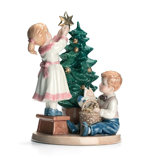 Clara & Peter schmücken den Weihnachtsbaum, Royal Copenhagen Figur Nr. 150