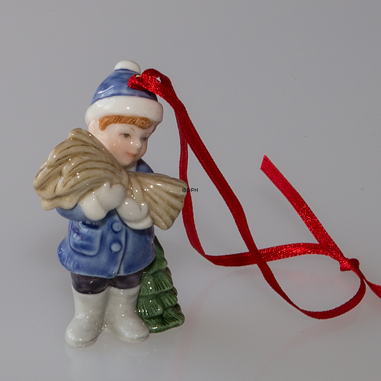 Figurornament 2005, Junge mit einem Bündel Heu, Bing & Gröndahl
