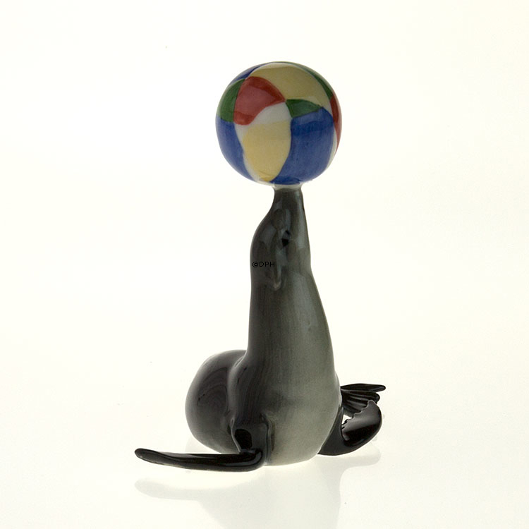 Seelöwe mit Ball, Royal Copenhagen Figur aus der Mini Zirkus Kollektion