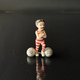 Der kleine starke Mann, Royal Copenhagen Figur aus der Mini Zirkus Kollektion
