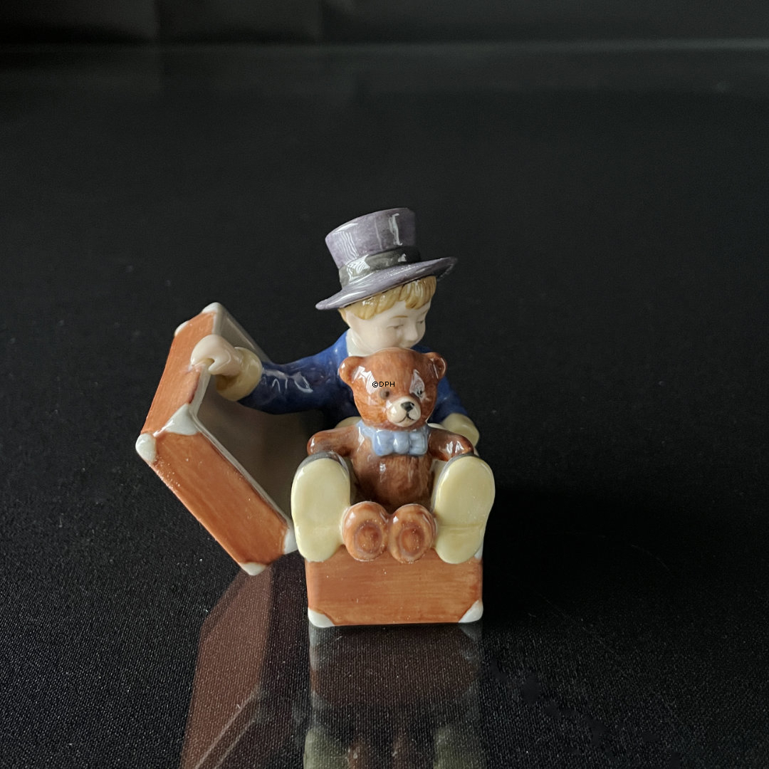 Der fliegende Koffer Hans Christian Andersen Figur, Royal Copenhagen Nr. 228