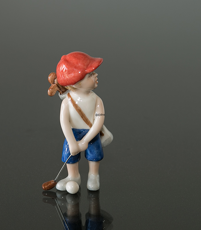 Junge spielt Golf, Mini Sommer und Winter Kinder, Royal Copenhagen Figur Nr. 267