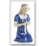Junge Dame, die einen Blumenstrauß bindet, Royal Copenhagen Figur Nr. 273