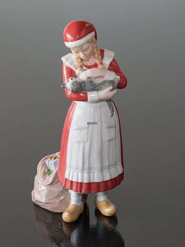 Weihnachtsmädchen, das mit ihrer Katze steht, Royal Copenhagen Weihnachtsfigur Nr. 322