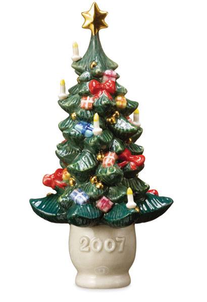 Jährlicher Weihnachtsbaum 2007, mit dänischen Flaggen und Kerzen