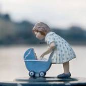 Mädchen mit Puppenwagen, Royal Copenhagen Figur