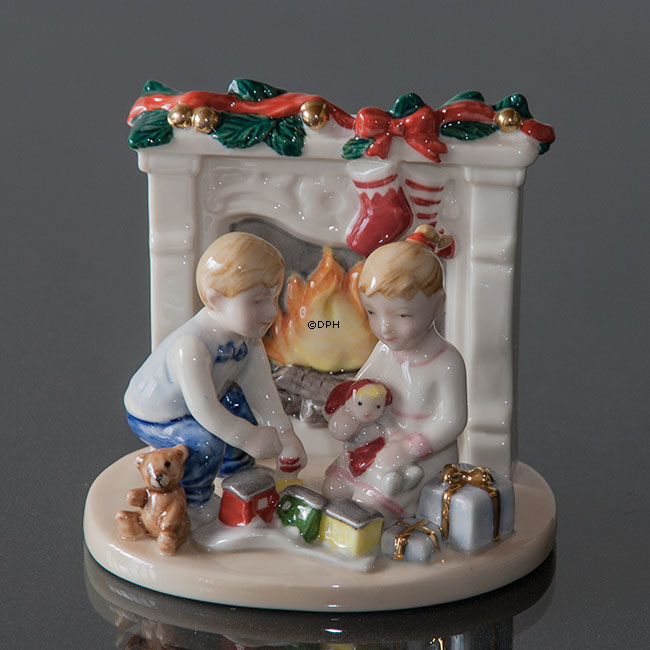 Clara & Peter am Kamin, Royal Copenhagen Figur Nr. 411