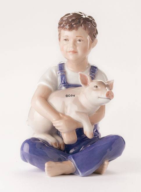 Junge mit Ferkel, Royal Copenhagen Figur Nr. 436