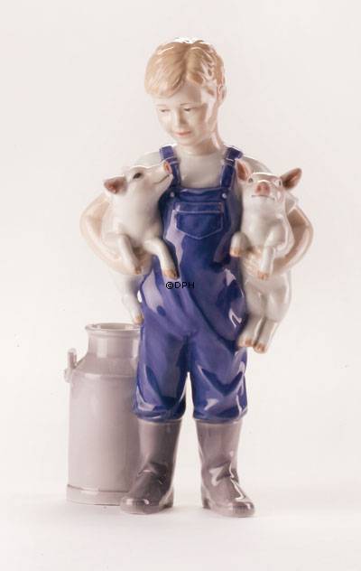 Junge mit zwei Ferkeln, Royal Copenhagen Figur Nr. 449