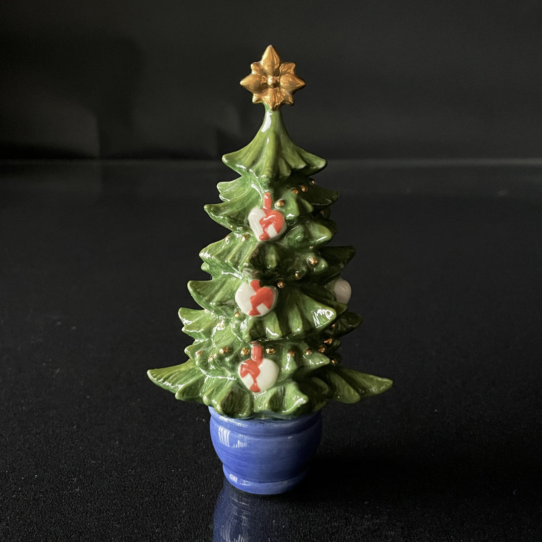 Der jährliche Weihnachtsbaum 2008, mit roten und weißen Weihnachtsherzen