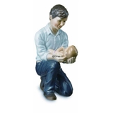 Vater mit schlafendem Baby auf seinem Knie, Royal Copenhagen Figur Nr. 542