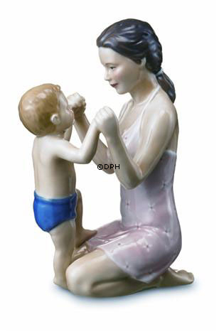 Mutter mit springendem Baby, Royal Copenhagen Figur Nr. 544