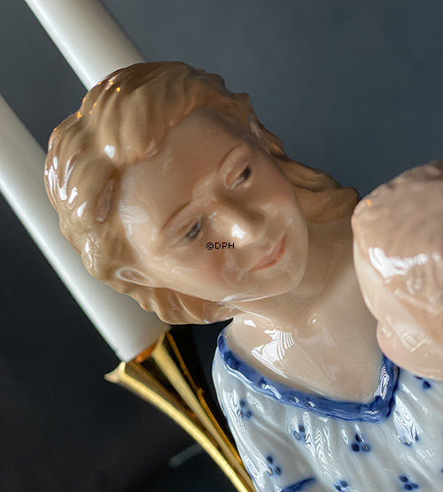 Mutter mit Baby auf dem Schoß, Royal Copenhagen Figur Nr. 545