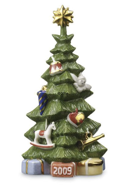 Der jährliche Weihnachtsbaum 2009, mit Ornamenten und einem goldenen Stern