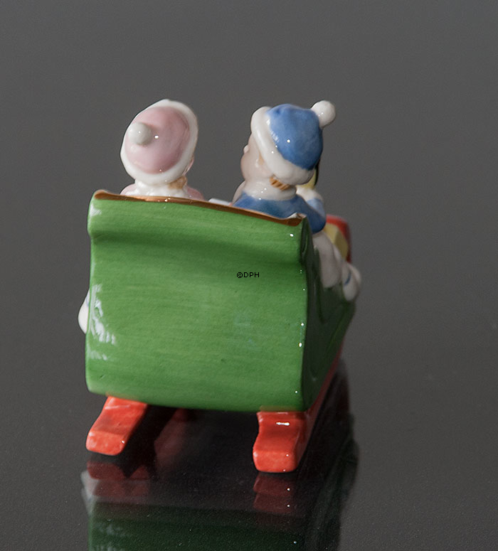 Clara & Peter mit Schlitten, Royal Copenhagen Figur Nr. 766