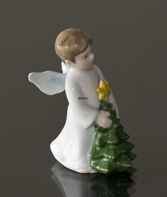 Jährliche Engel 2010, Junge mit Weihnachtsbaum, Bing & Gröndahl