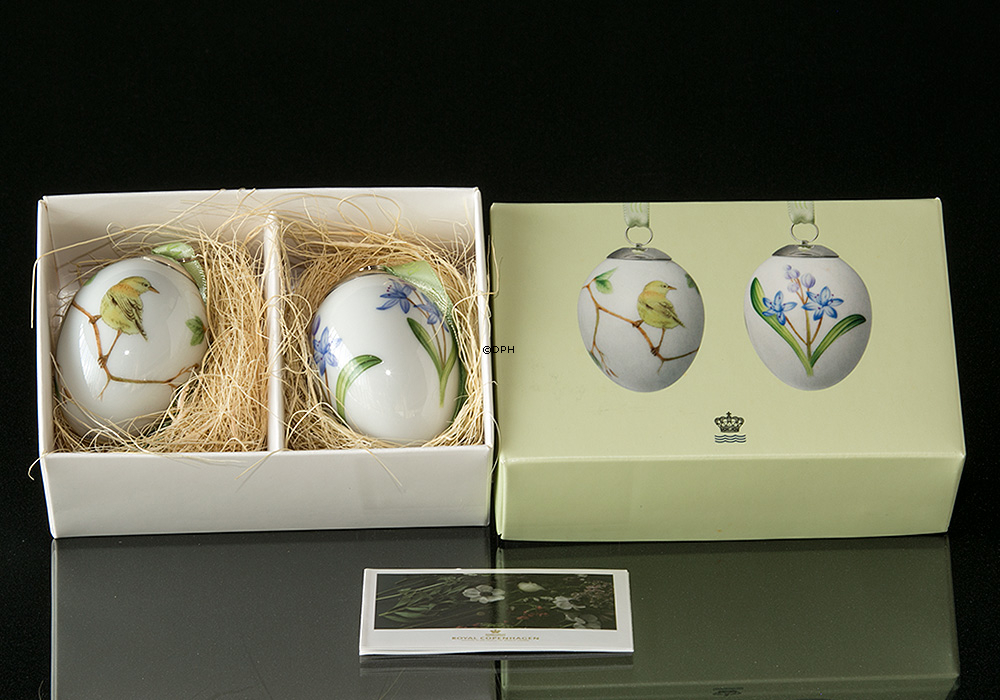 Osterei mit blauem Hasenglöcken und Gelbspötter, 2 Stück, Royal Copenhagen Osterei 2018
