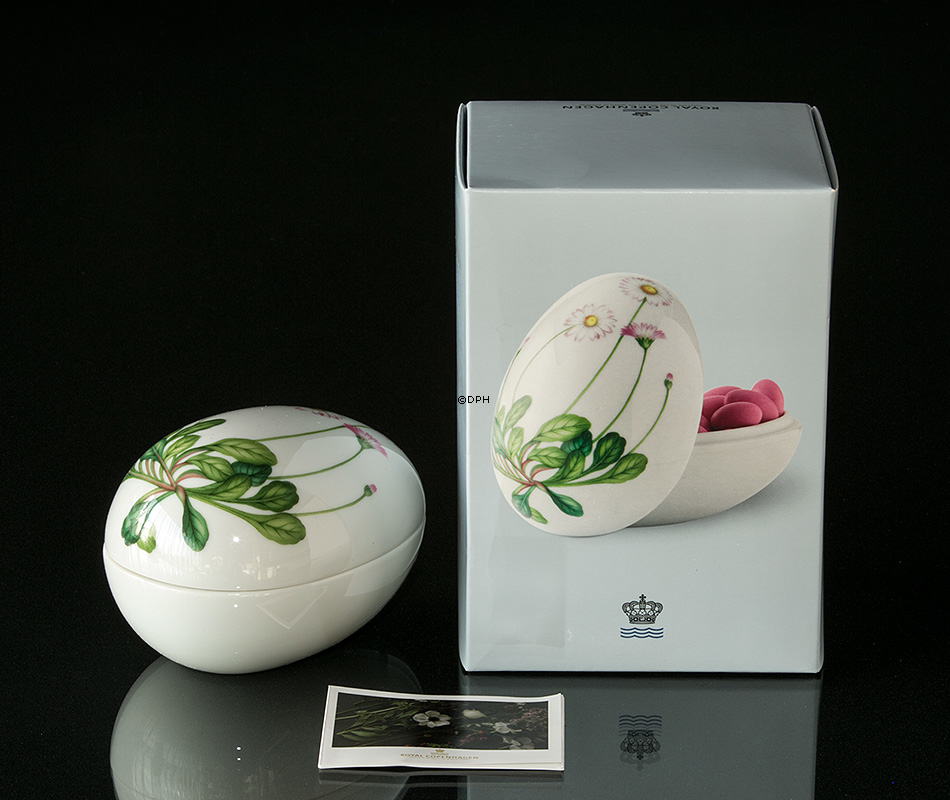 Liegende Bonbonniere mit Gänseblümchen, Royal Copenhagen Osterei 2018
