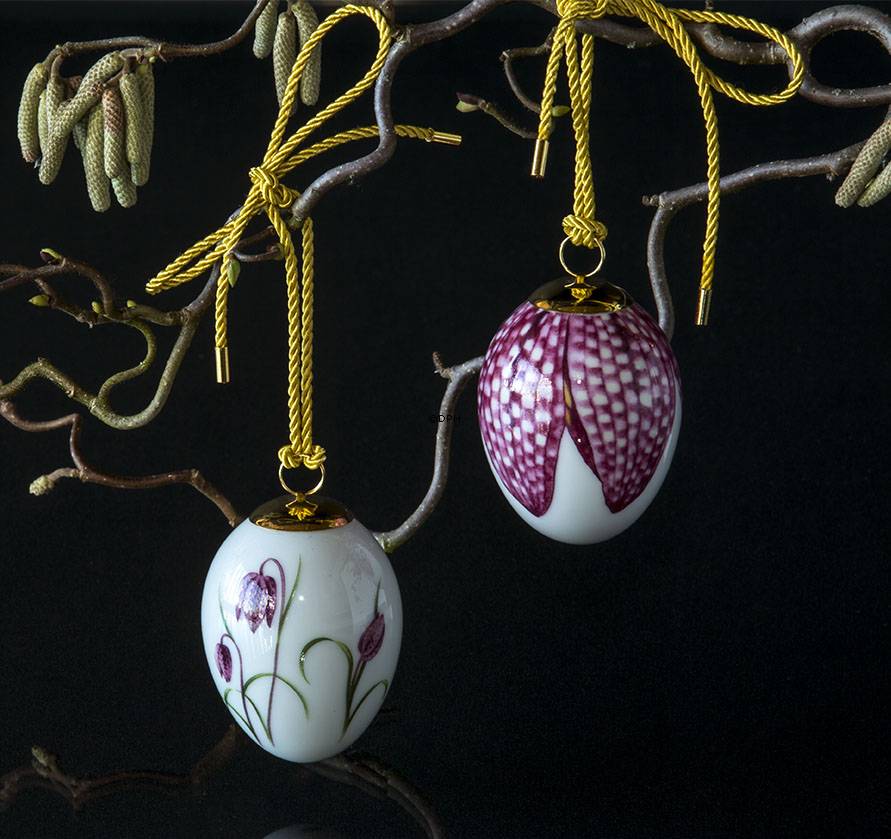 Osterei mit Schachblume und Schachblume Blätter, 2 Stück, Royal Copenhagen Osterei 2019