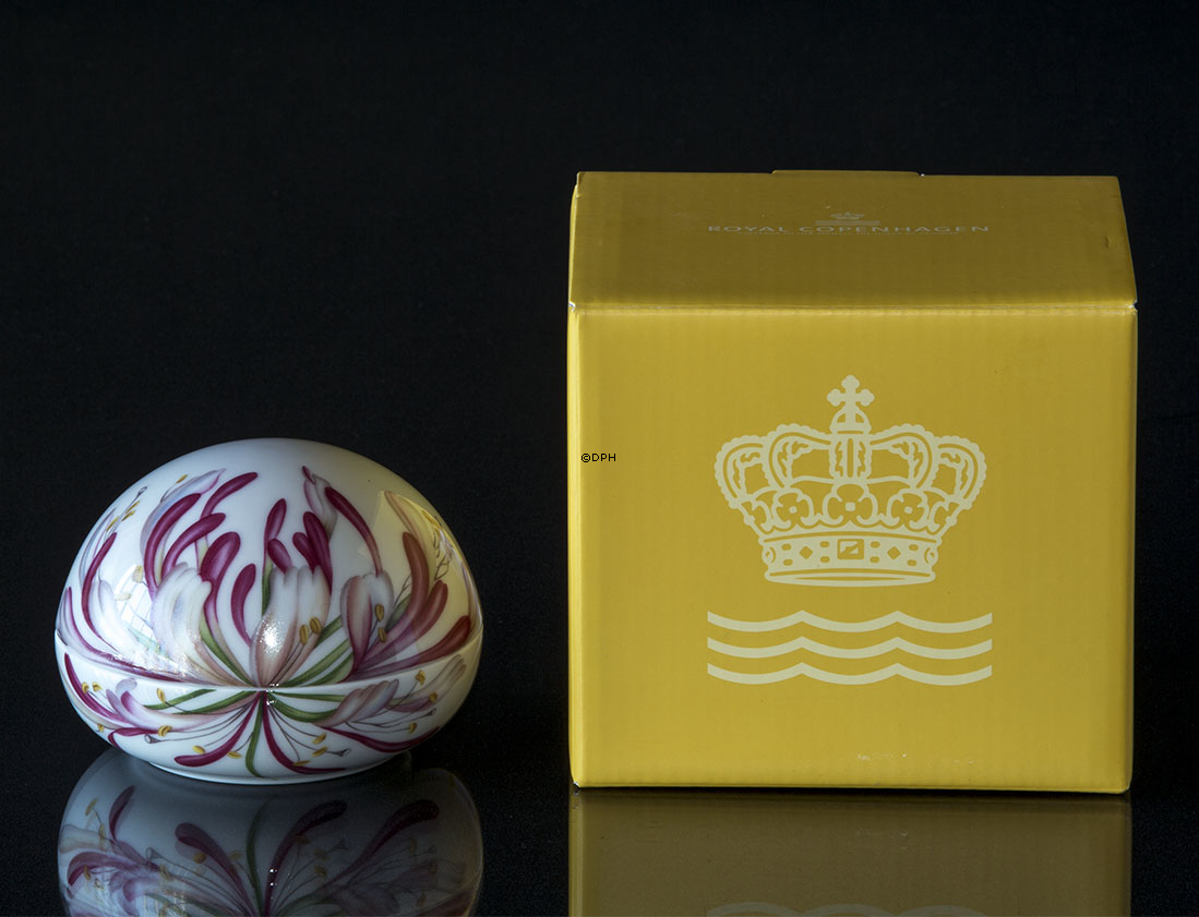 Bonbonniere mit Heckenkirschen, Royal Copenhagen Osterei 2019