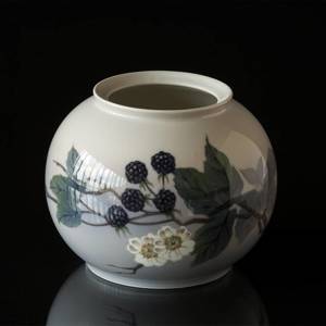 Vase mit Brombeere, Royal Copenhagen | Nr. 1288812 | Alt. R288-426 | DPH Trading