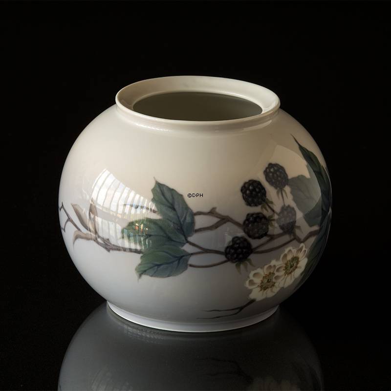 Vase mit Brombeere, Royal Copenhagen Nr. 288-426 oder 812