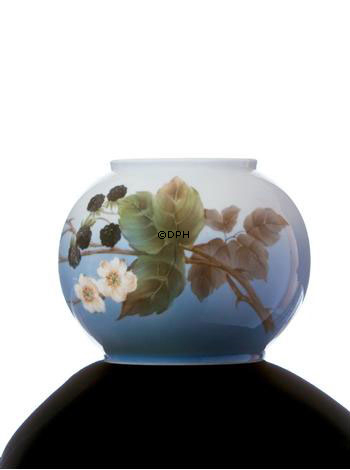 Vase mit Brombeere, Royal Copenhagen Nr. 288-426 oder 812