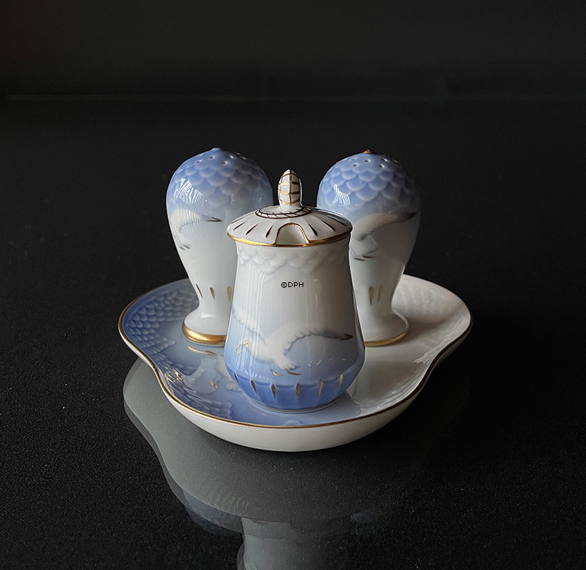 Möweservice mit Gold, dreieckige Platte Nr. 351 oder 52D