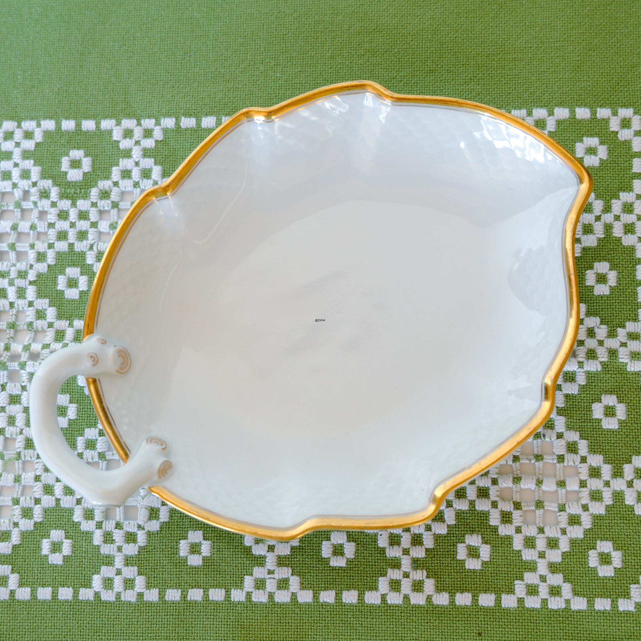 Bing & Gröndahl Hartmann kleines blattförmiges Schälchen Nr. 356