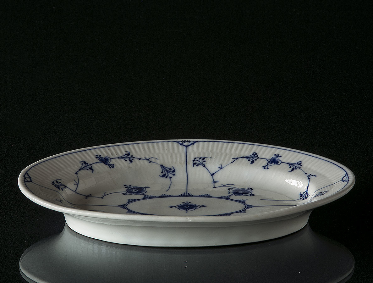 Blaugemalt ovale Schüssel 25.5 cm, Musselmalet Bing & Gröndahl Nr. 18 oder 318