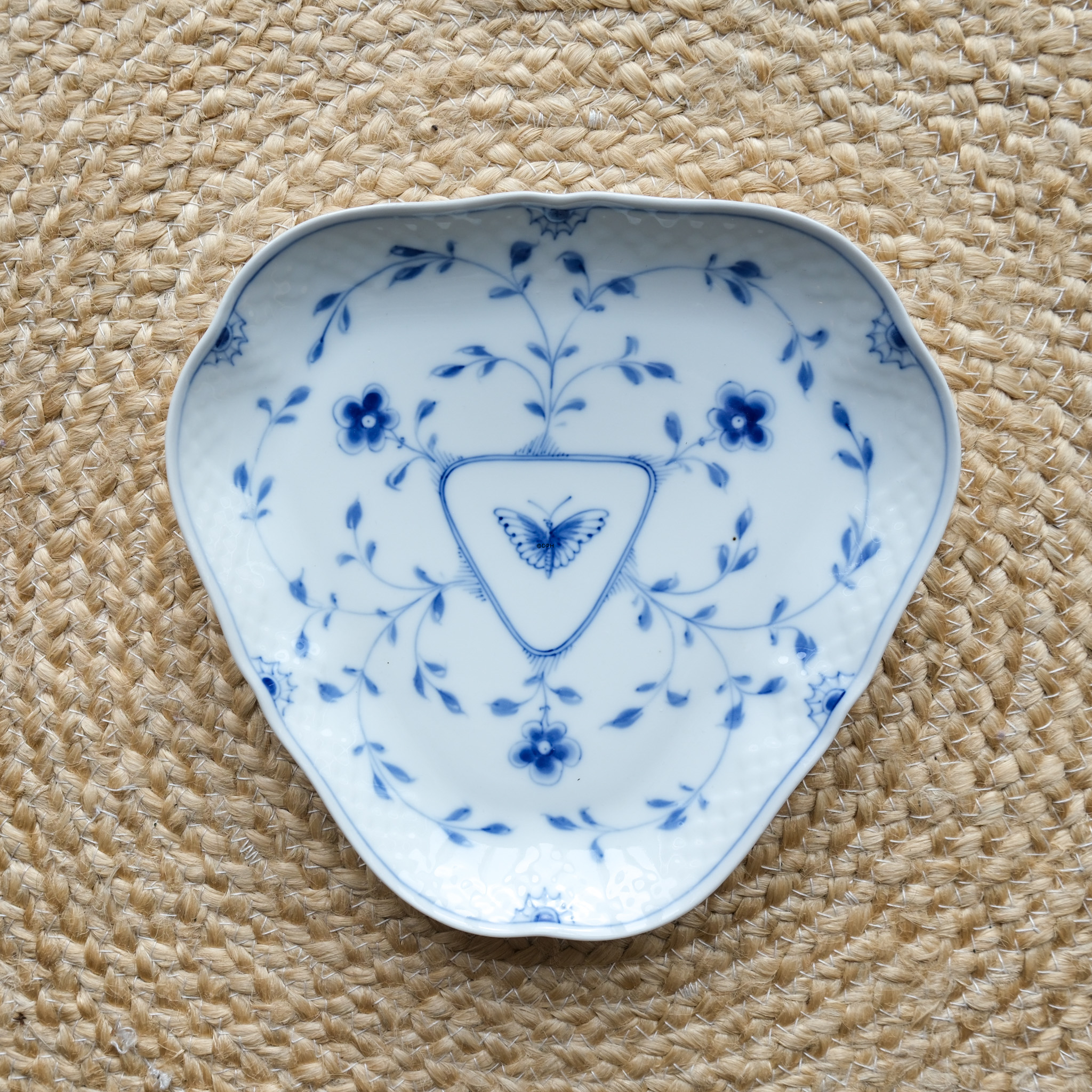 Schmetterling Dreieckige Schale, 25 cm, Bing & Gröndahl Nr. 40 oder 354