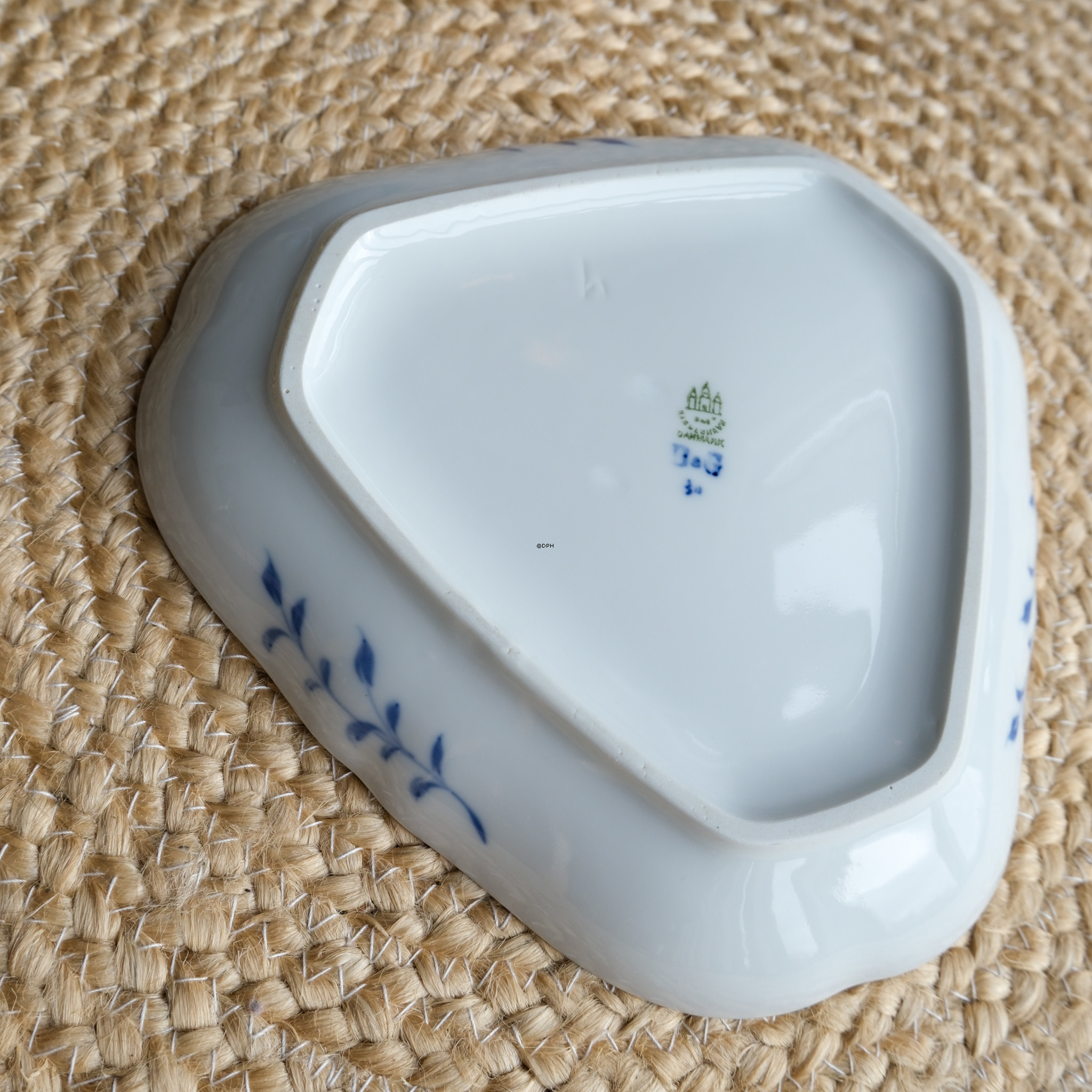 Schmetterling Dreieckige Schale, 25 cm, Bing & Gröndahl Nr. 40 oder 354