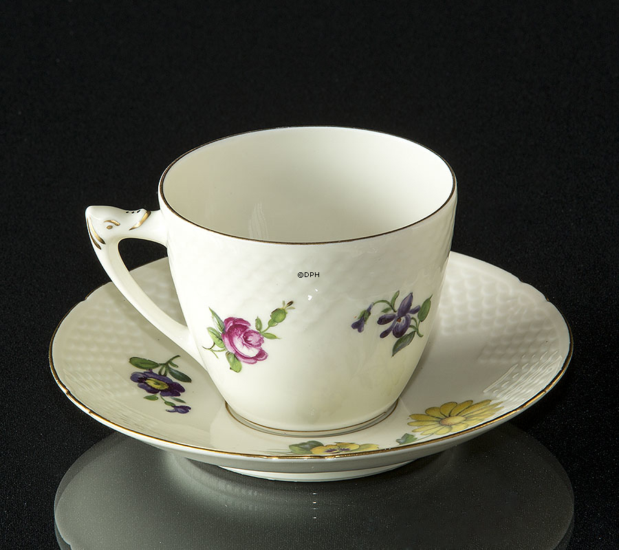 Sächsische Blume Kaffeetasse und Untertasse, Inhalt 12,5 cl., Bing & Gröndahl Nr. 102, 305 oder 071