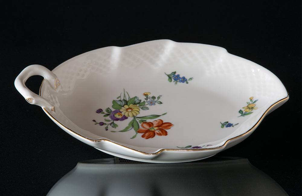 Bing &amp; Gr&#xF6;ndahl S&#xE4;chsische Blume gro&#xDF;e blatf&#xF6;rmige Schale Nr. 199 oder 357