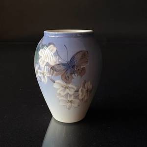 Vase mit blumiger Zweigen und Schmetterling, Royal Copenhagen | Nr. 1584759 | Alt. r1584-271 | DPH Trading