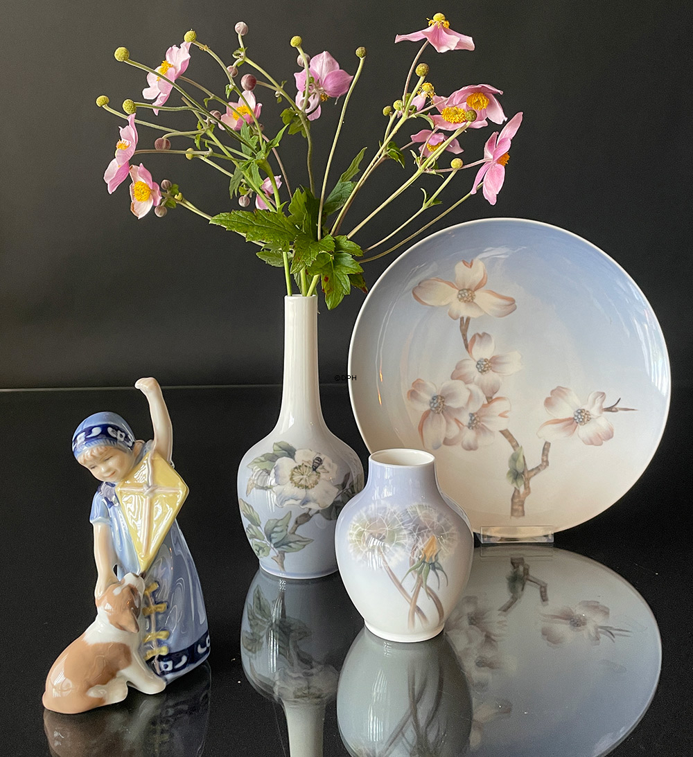 Vase mit Löwenzahn, Royal Copenhagen Nr. 2639-45-5 oder 815