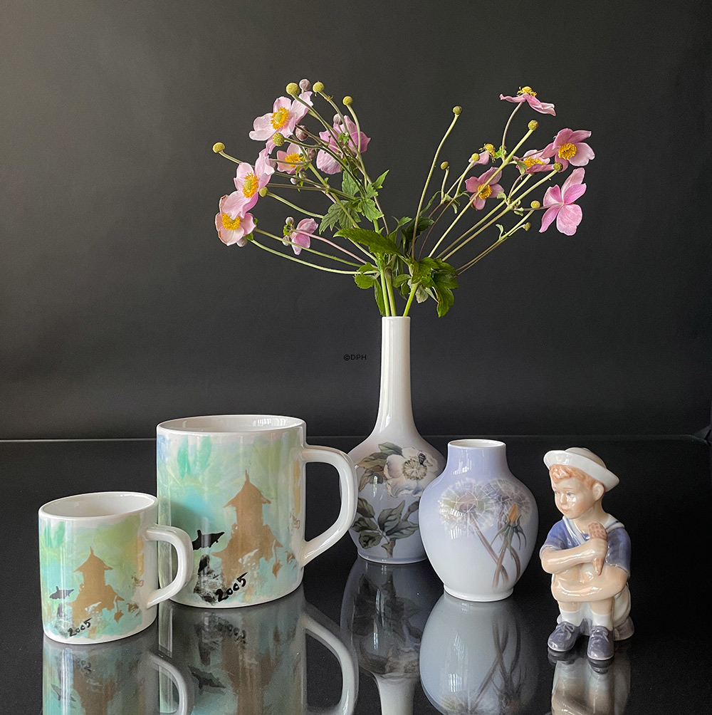 Vase mit Löwenzahn, Royal Copenhagen Nr. 2639-45-5 oder 815