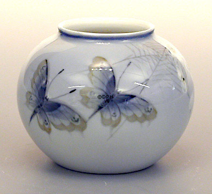 Vase mit Schmetterling, Royal Copenhagen Nr. 418-2390 oder 758