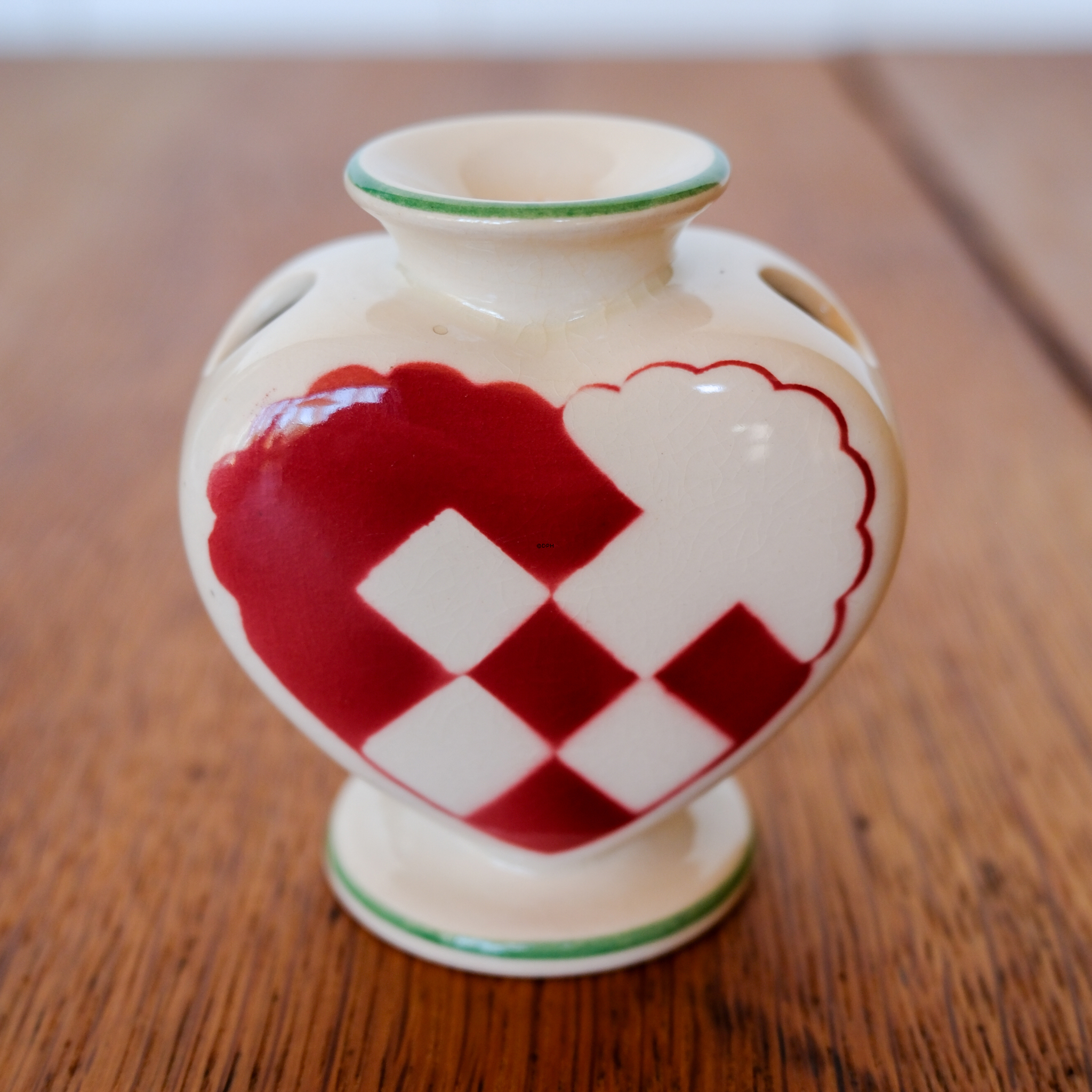 Royal Copenhagen Aluminia Herz, Rot, Fayence Kerzenhalter Nr. 2231