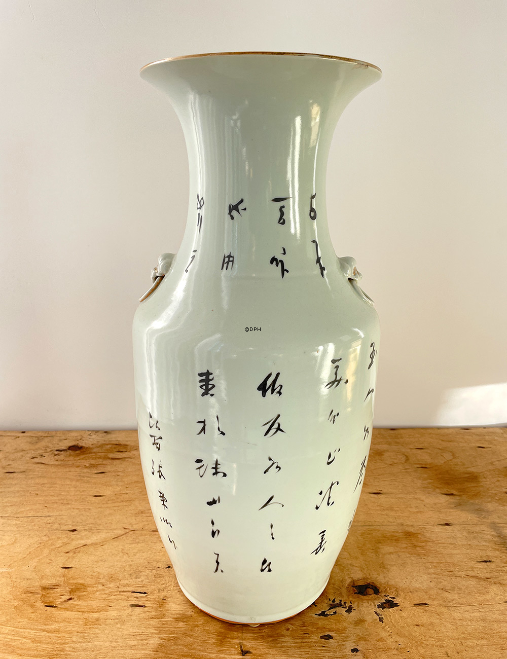 Runde chinesische halbantike Vase