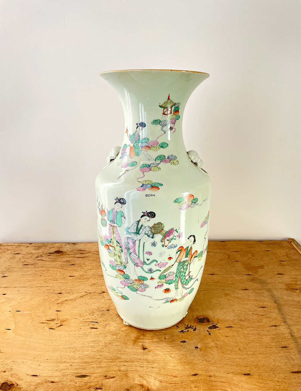 Runde chinesische halbantike Vase