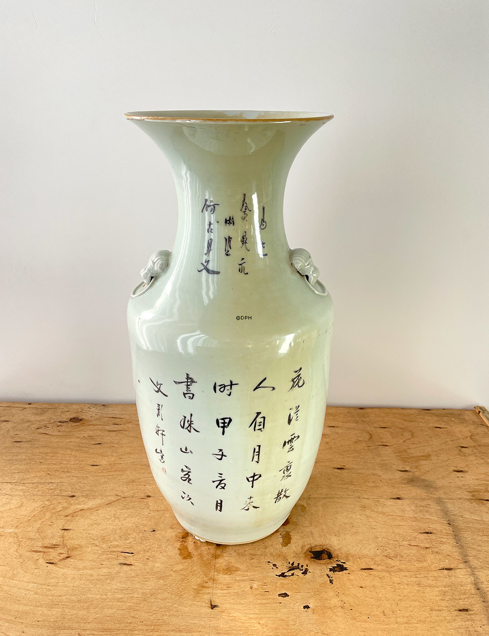 Runde chinesische halbantike Vase
