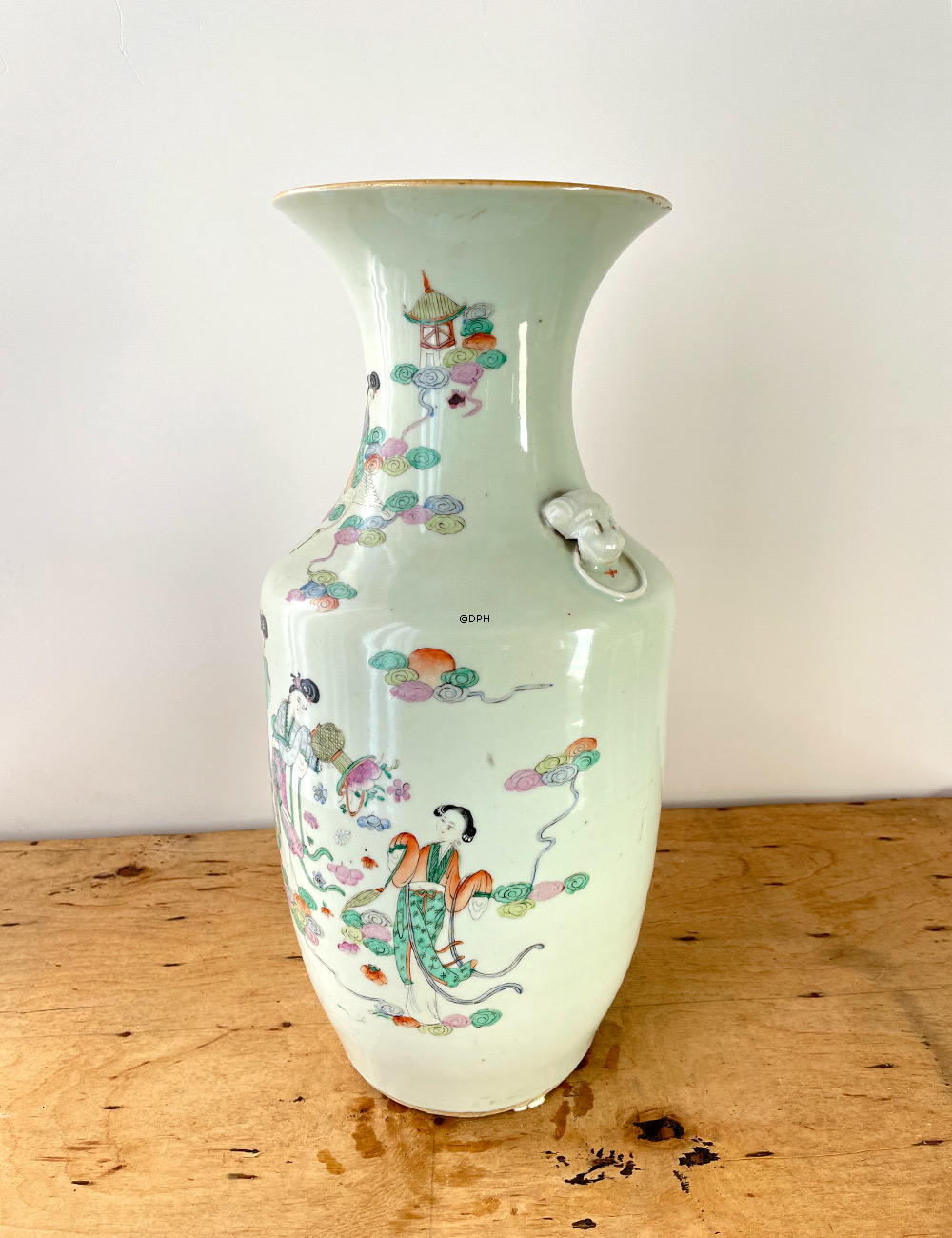Runde chinesische halbantike Vase
