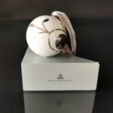 MEGA Blau Gerippt Ornament, nr. 4., weiß /silber mit Satinband, Royal Copenhagen