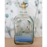 Holmegaard Sommer Glasflasche mit Fischkutter in einer Hafenumgebung