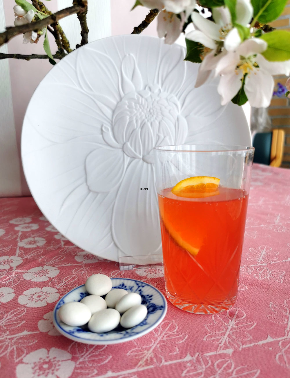 The Art of Giving Flowers, Teller mit Relief, 'Snow Top', Royal Copenhagen