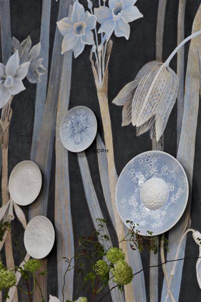 The Art of Giving Flowers, Teller mit Bisquit Chrystantemum und Kirschblüte, Royal Copenhagen