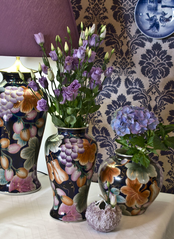 Hortensienvase in lila, Royal Copenhagen Nr. 135