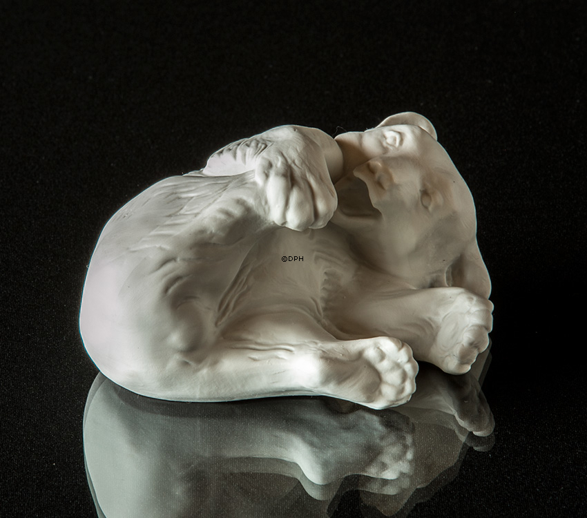 Eisbär weiss Bisquit, Royal Copenhagen liegend Eisbär Figur Nr. 072